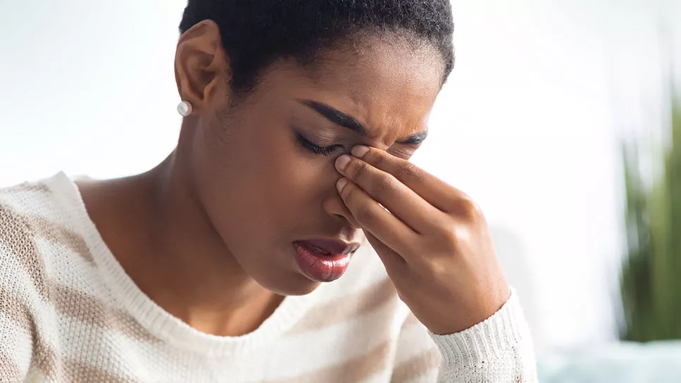 person-Sinus-Infection-pressure-1337847624-967x544-1_jpg
